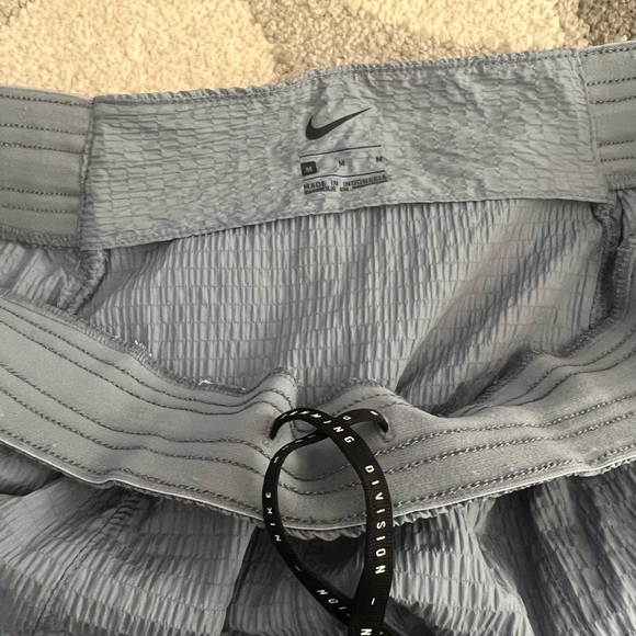 Nike Women’s Packable Running Pants - Picture 3 of 9